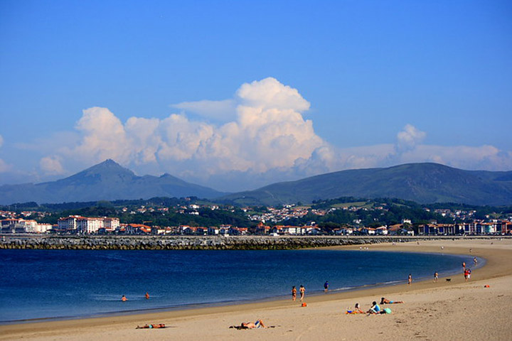 Hondarribia beach, near Hotel Palacete