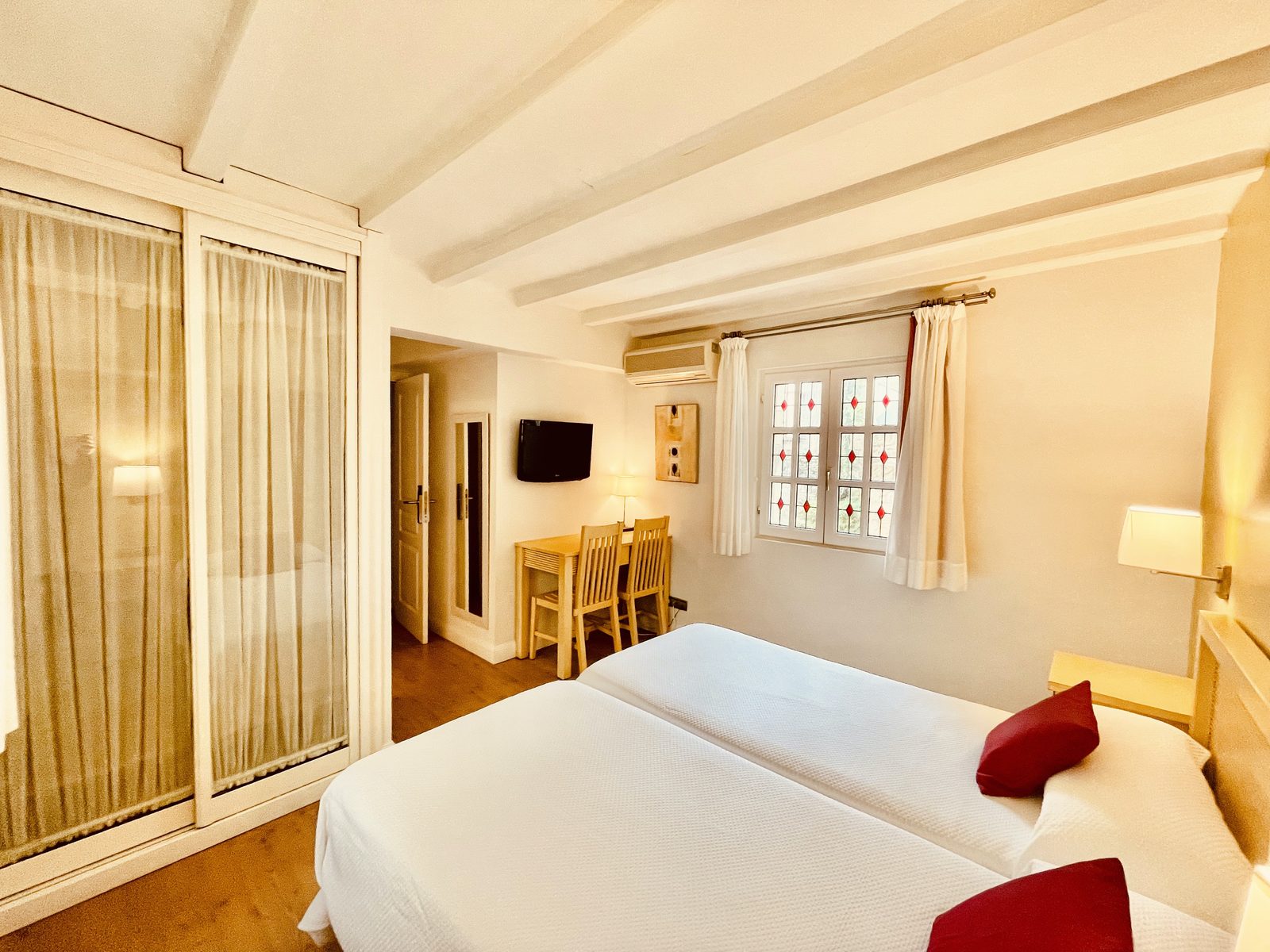 Double room with two single beds
