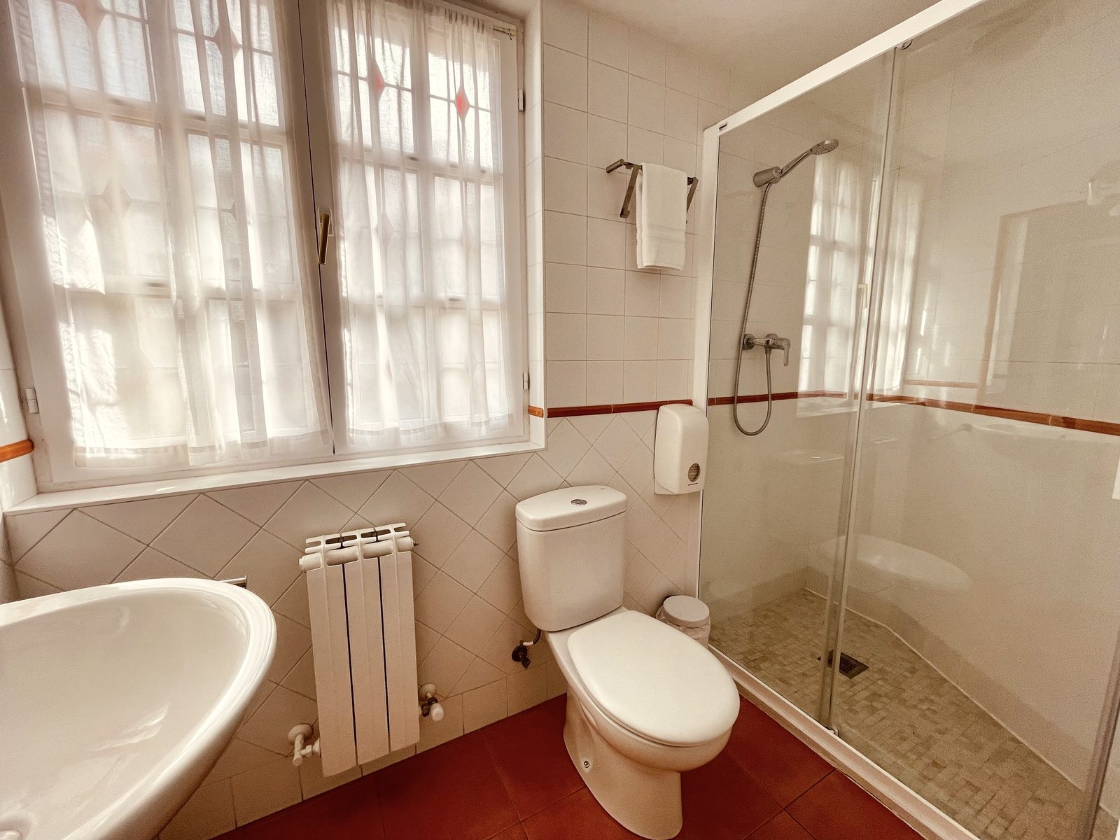 Chambre double avec vue sur la vieille ville de Hondarribia