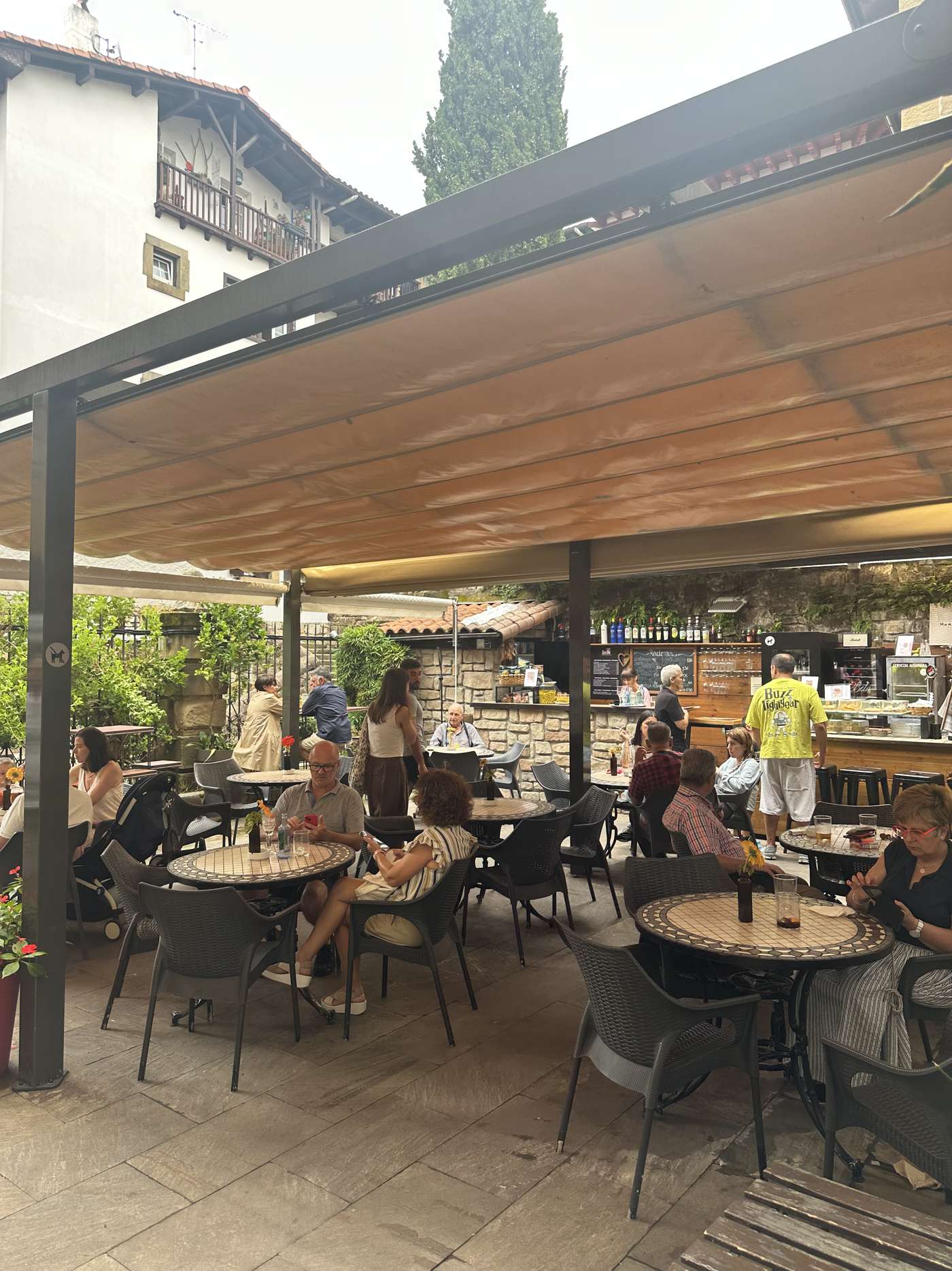 Atmosphere on the terrace of Hotel Palacete